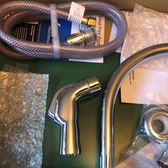 KINGSTON BRASS FAUCET - Picture 3 of 8